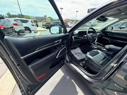Used 2023 Kia Telluride S w/ S Sunroof Package AWD/4WD image 9
