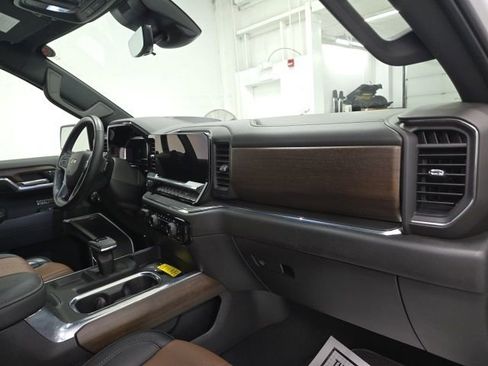 Certified 2024 Chevrolet Silverado 1500 High Country w/ Technology Package image 29