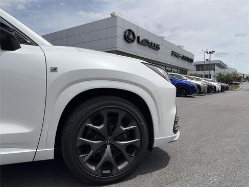 Used 2025 Lexus TX 500h AWD w/ Technology Package image 16