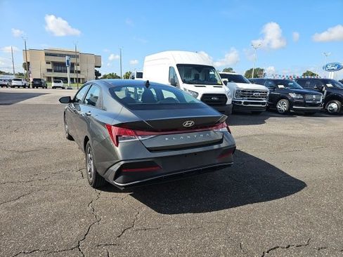 Used 2024 Hyundai Elantra SEL FWD image 6
