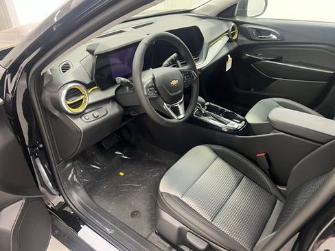 New 2026 Chevrolet Trax LT w/ Driver Confidence Package FWD image 6