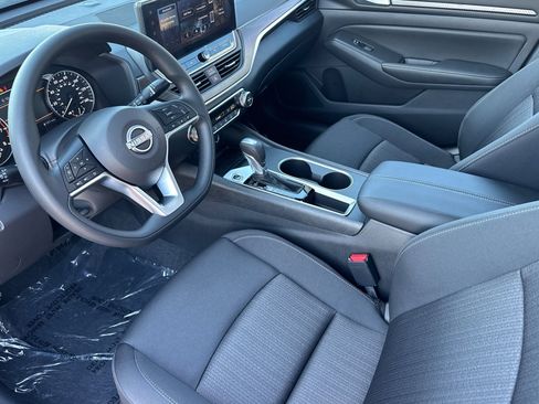New 2025 Nissan Altima 2.5 SV w/ SV Special Edition Package image 10