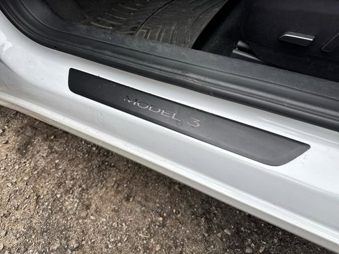 Used 2022 Tesla Model 3 Long Range AWD/4WD image 6