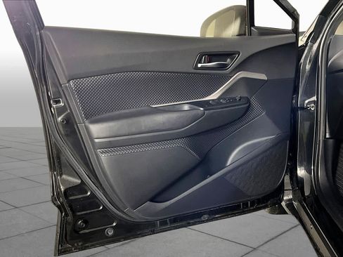 Used 2020 Toyota C-HR LE FWD image 20