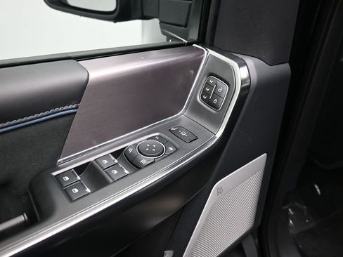New 2026 Ford F250 Platinum w/ Tremor Off-Road Package AWD/4WD image 11