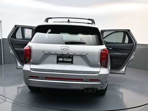 Used 2023 Hyundai Palisade Calligraphy image 30