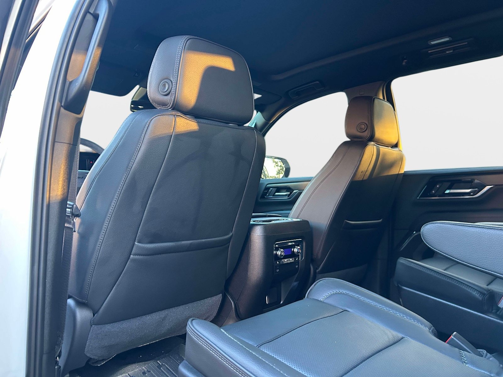 Used 2026 GMC Yukon Denali w/ Sun & Power Step Package RWD image 15