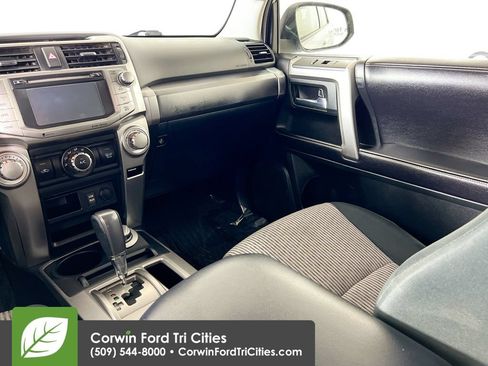 Used 2016 Toyota 4Runner SR5 w/ Four Season Floor Mat Package AWD/4WD image 25
