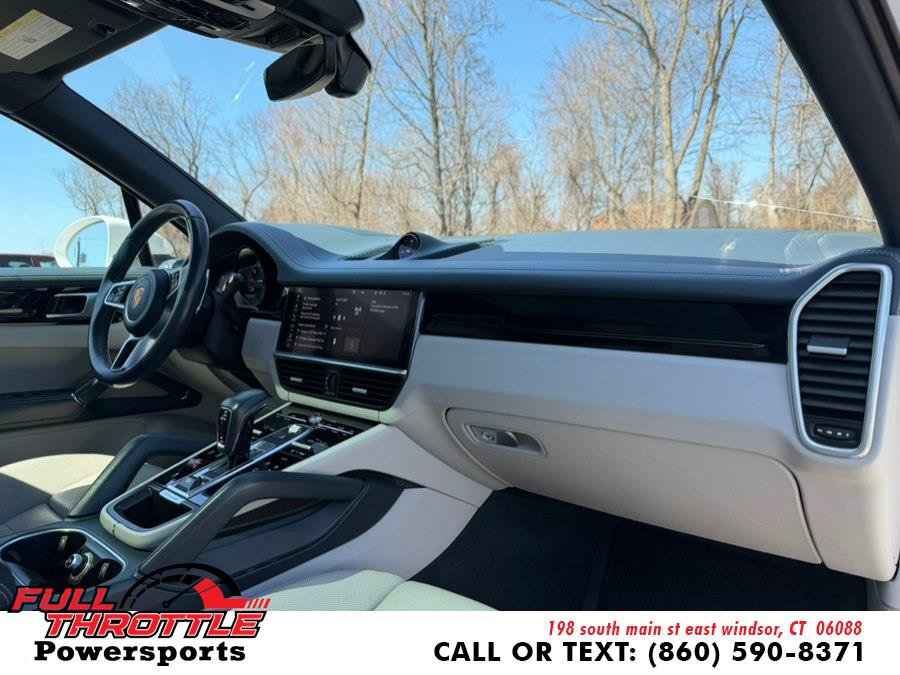 Used 2021 Porsche Cayenne AWD/4WD image 16