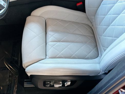 Certified 2023 BMW X6 xDrive40i w/ Executive Package image 19