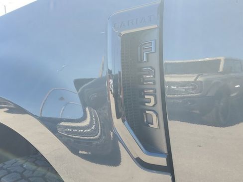 Used 2021 Ford F250 Lariat image 9