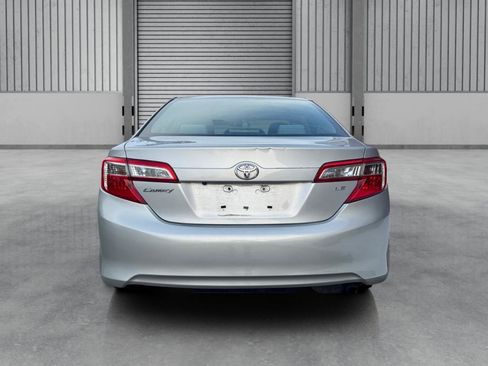 Used 2014 Toyota Camry LE image 9
