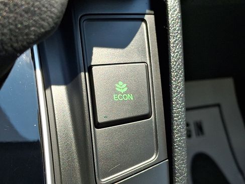 Used 2017 Honda CR-V LX image 25