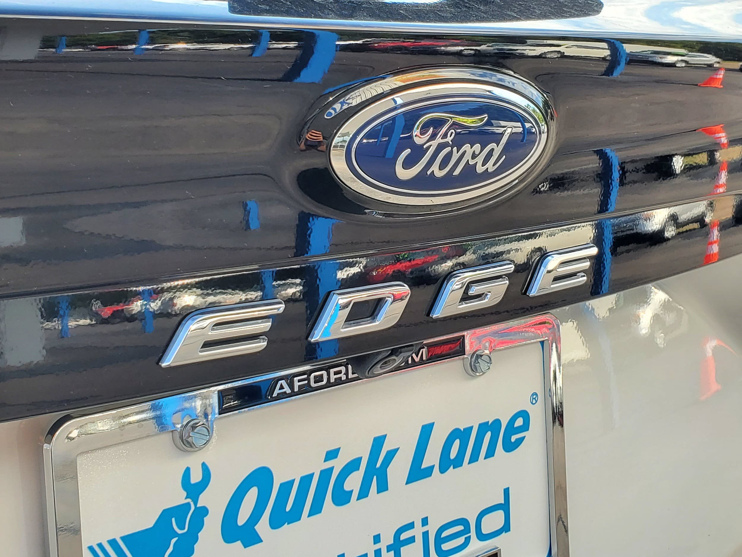 Used 2021 Ford Edge Titanium w/ Equipment Group 301A FWD image 8