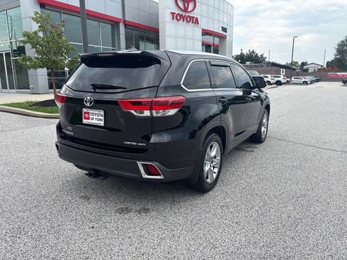 Used 2019 Toyota Highlander Limited AWD/4WD image 3