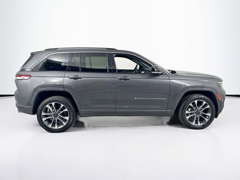 Used 2022 Jeep Grand Cherokee Overland w/ Luxury Tech Group IV image 4