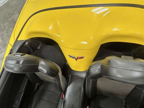 Used 2012 Chevrolet Corvette Grand Sport w/ 4LT Preferred Equipment Group RWD image 9