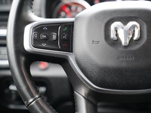 Used 2022 RAM 1500 Laramie AWD/4WD image 19
