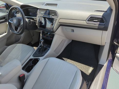 Used 2024 Volkswagen Tiguan SE FWD image 19