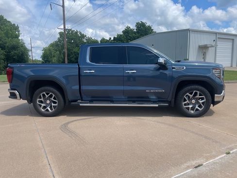 Used 2024 GMC Sierra 1500 SLT w/ SLT Premium Plus Package AWD/4WD image 4