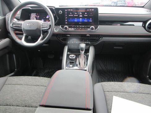 Used 2025 Chevrolet Colorado Z71 image 16