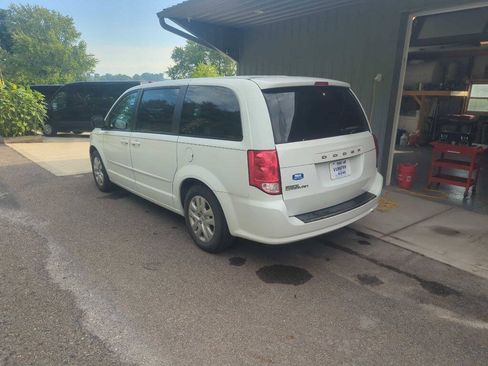 Used 2016 Dodge Grand Caravan SE w/ Quick Order Package 29E SE FWD image 5
