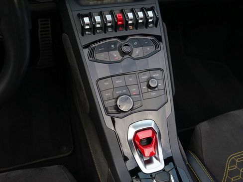 Used 2017 Lamborghini Huracan LP 610-4 image 10