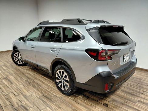 Used 2022 Subaru Outback Premium w/ Popular Package #1 AWD/4WD image 16