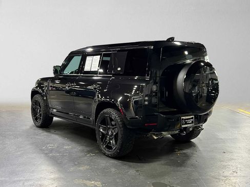 Used 2024 Land Rover Defender 110 V8 AWD/4WD image 5
