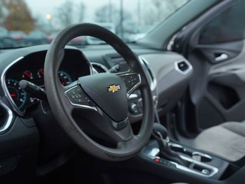 Used 2024 Chevrolet Equinox LS w/ Sport Edition image 27