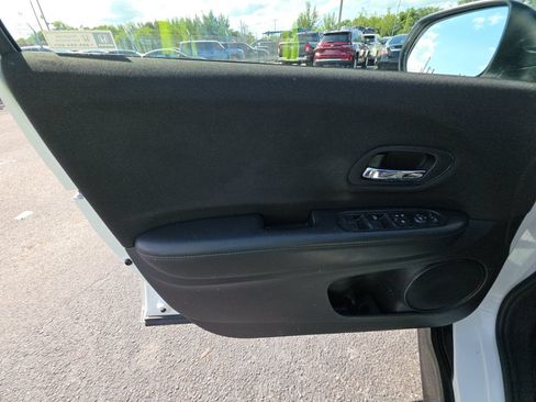 Used 2021 Honda HR-V Sport image 7