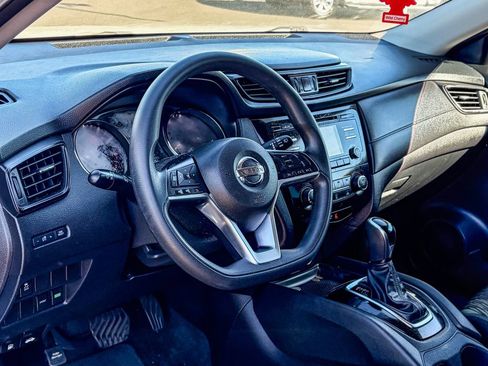 Used 2017 Nissan Rogue S image 8