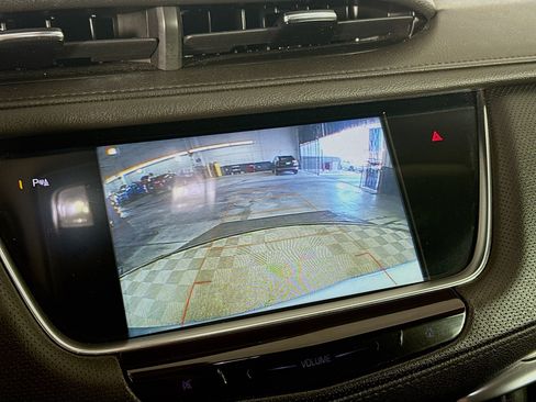 Used 2018 Cadillac XT5 Luxury image 19