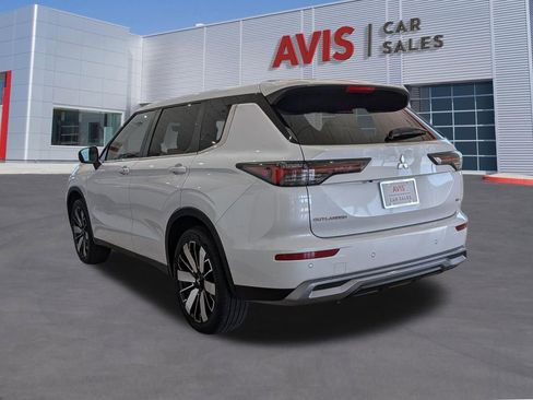 Used 2025 Mitsubishi Outlander SE FWD image 7