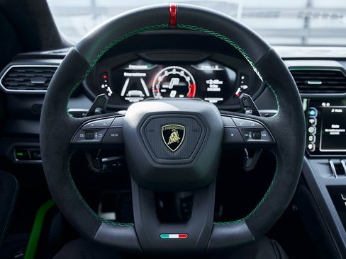 Used 2024 Lamborghini Urus Performante image 65