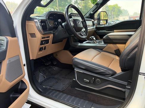 Used 2022 Ford F150 Lariat w/ Equipment Group 502A High AWD/4WD image 9
