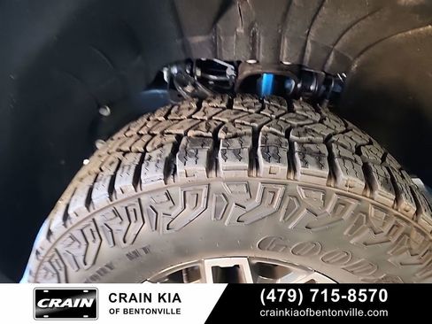 Used 2026 GMC Sierra 2500 AT4X image 10