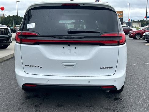 New 2026 Chrysler Pacifica Limited w/ S Appearance Package image 40