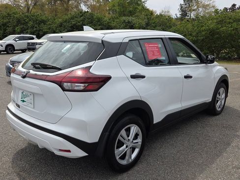 Used 2025 Nissan Kicks Play S image 10
