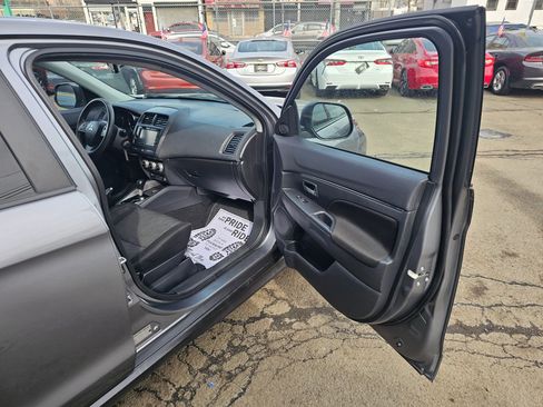 Used 2021 Mitsubishi Outlander Sport ES image 11