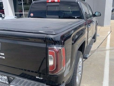 Used 2018 GMC Sierra 1500 SLT image 3