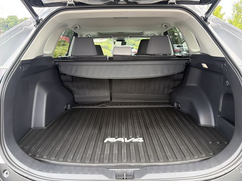 Certified 2023 Toyota RAV4 XLE w/ Convenience Package FWD image 29