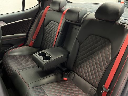 Used 2023 Genesis G70 3.3T w/ Sport Prestige Package image 19