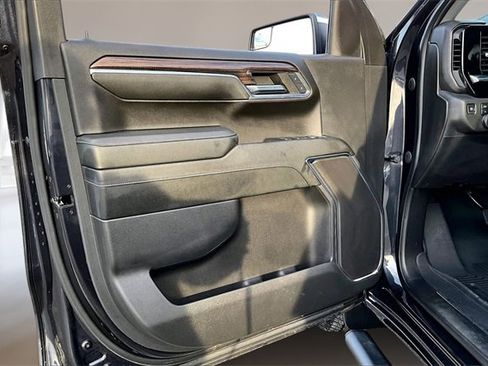 Used 2024 Chevrolet Silverado 1500 LT w/ Z71 Off-Road Package image 17