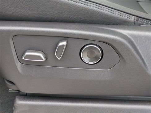 New 2026 GMC Sierra 3500 Denali w/ Denali Reserve Package image 19