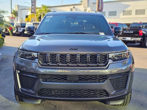 New 2026 Jeep Grand Cherokee L Altitude AWD/4WD image 2