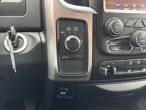 Used 2018 RAM 2500 Big Horn AWD/4WD image 31