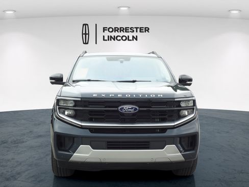 Used 2025 Ford Expedition Platinum AWD/4WD image 8