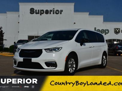 Used 2024 Chrysler Pacifica Touring-L