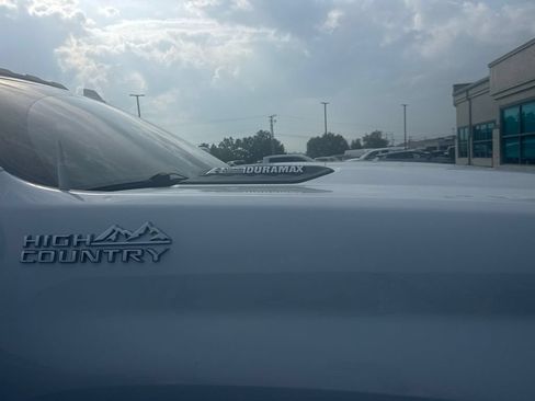 Used 2022 Chevrolet Silverado 2500 High Country AWD/4WD image 4